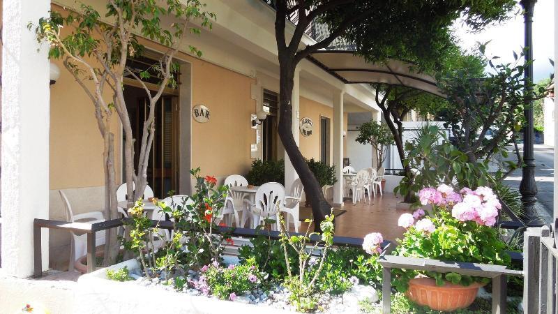 Hotel Delfino Marina di Camerota Exterior foto