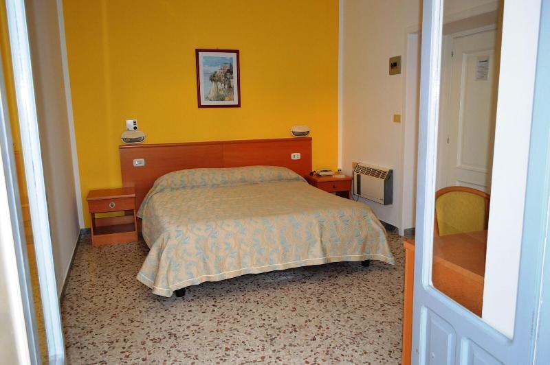 Hotel Delfino Marina di Camerota Exterior foto