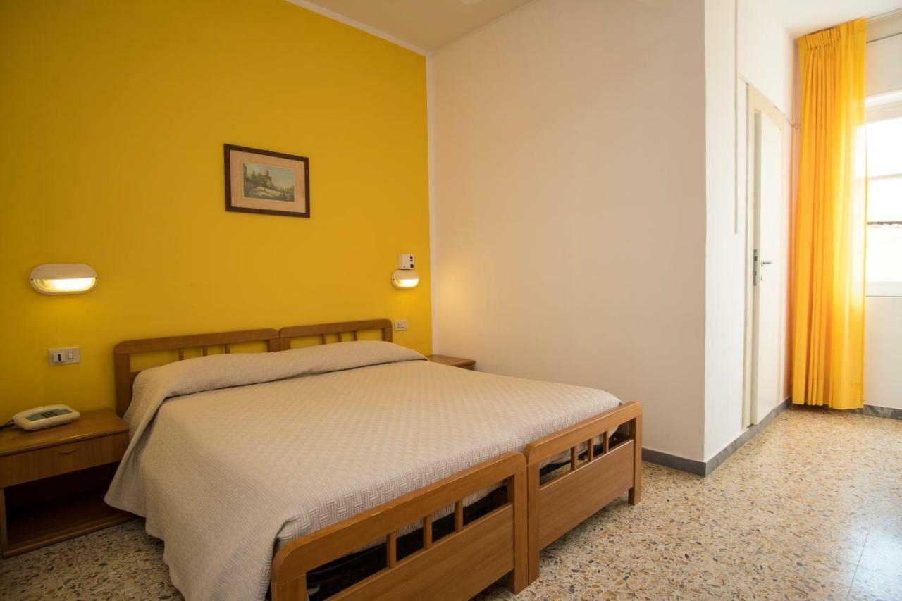 Hotel Delfino Marina di Camerota Exterior foto